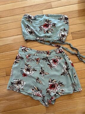 One the Land Sage Green Floral Two-Piece Set – Size S